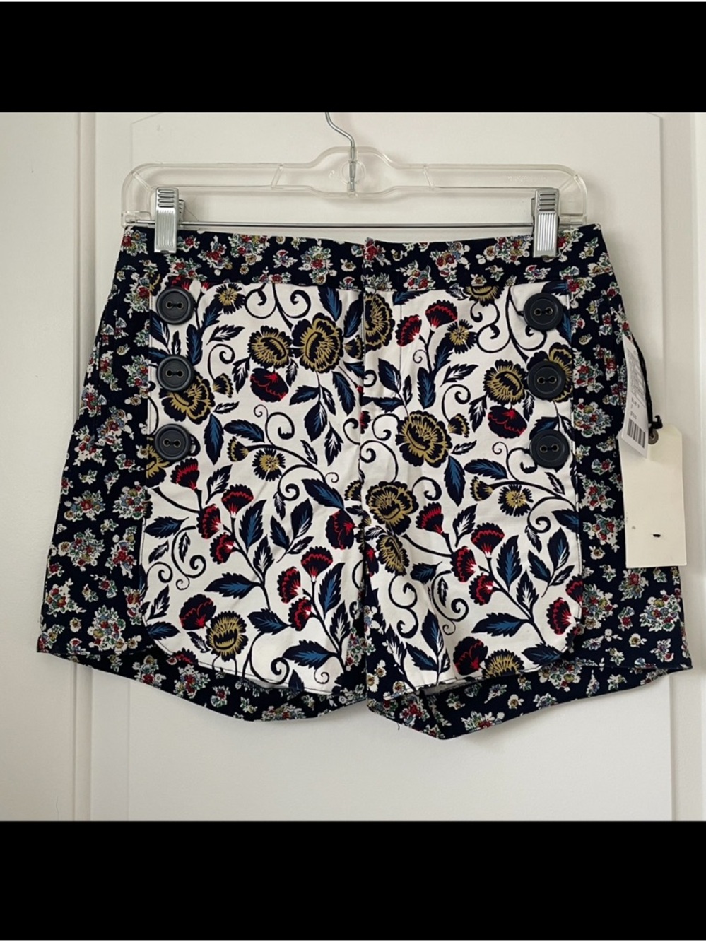 Anthropologie Floral Print Shorts Size 2 NWT Statement Button Shorts